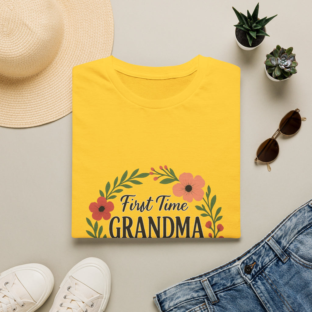 First Time Grandma Est 2025 Shirt New Grandmother Announcement Pregnancy Reveal Gift Floral Wreath Tshirt Mothers Day Gift