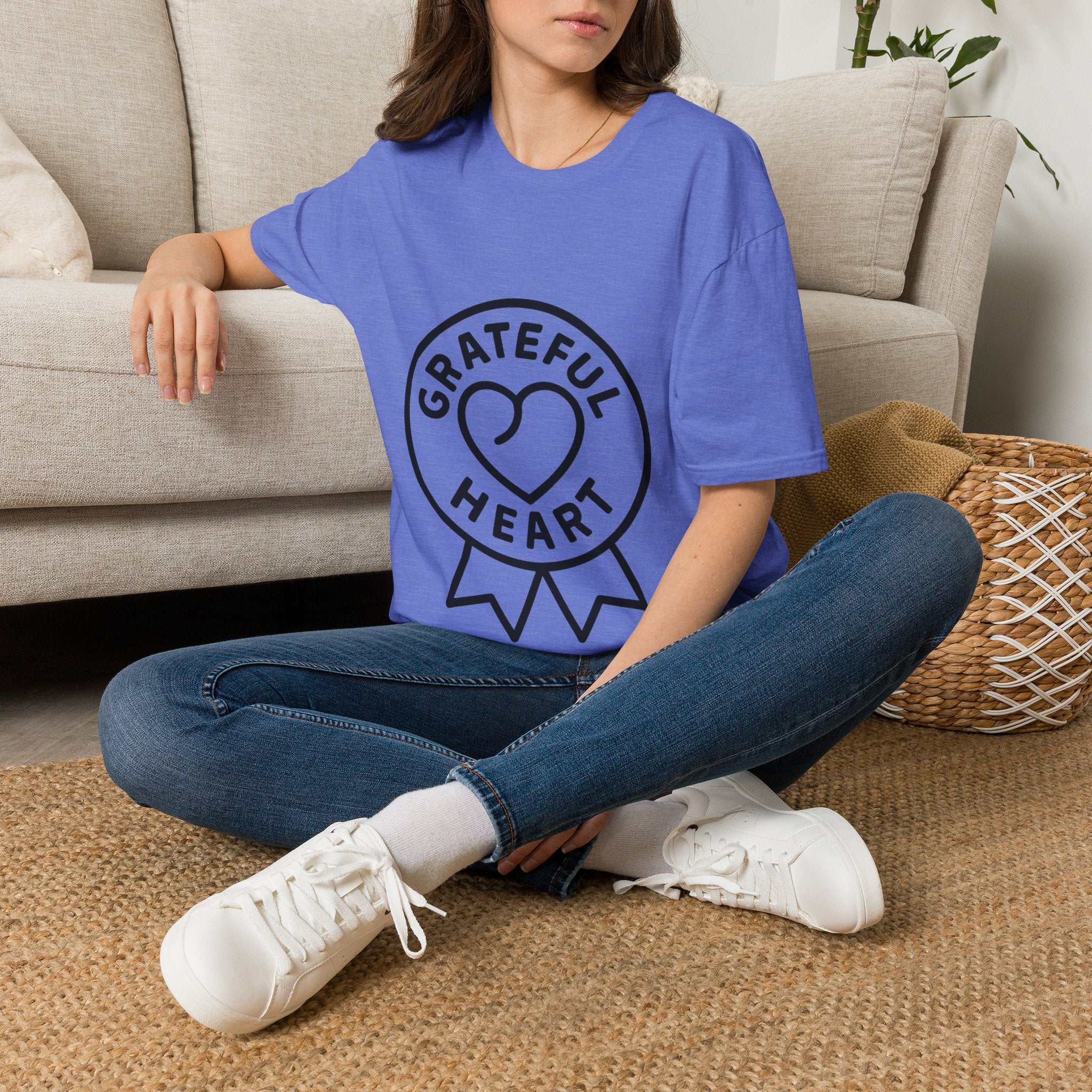 Grateful Heart T-Shirt, Minimalist Line Art Gratitude Shirt, Wellness Tee, Mindfulness Gift, Positive Affirmation Clothing