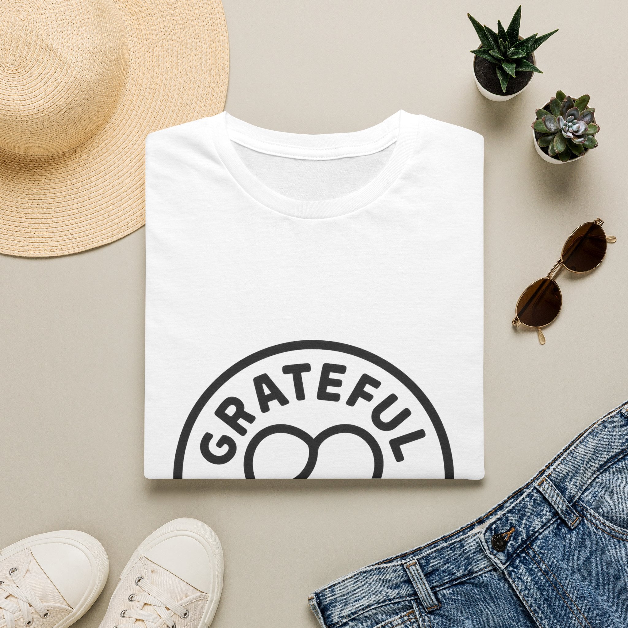 Grateful Heart T-Shirt, Minimalist Line Art Gratitude Shirt, Wellness Tee, Mindfulness Gift, Positive Affirmation Clothing